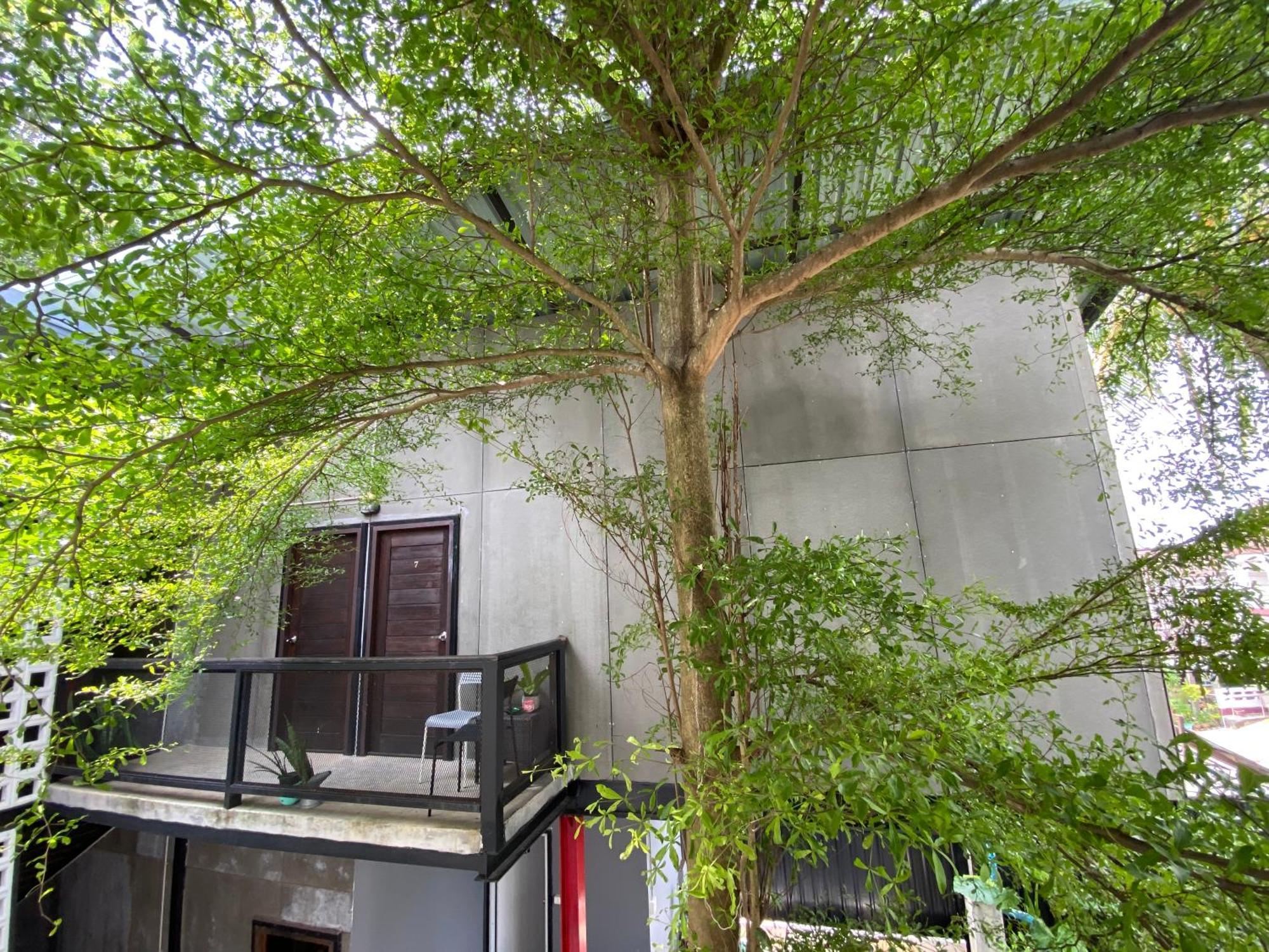 Nokhook House Hostel Trang Exterior photo