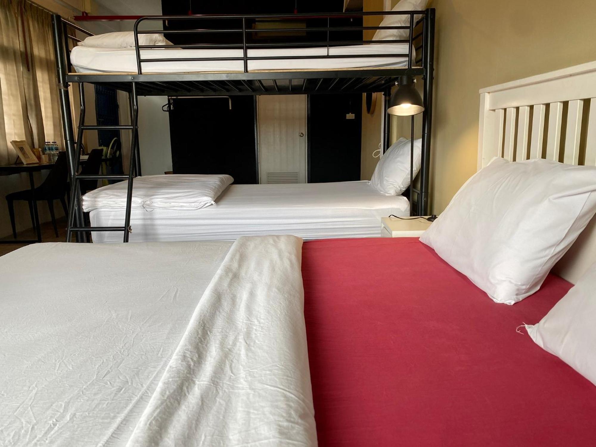 Nokhook House Hostel Trang Exterior photo