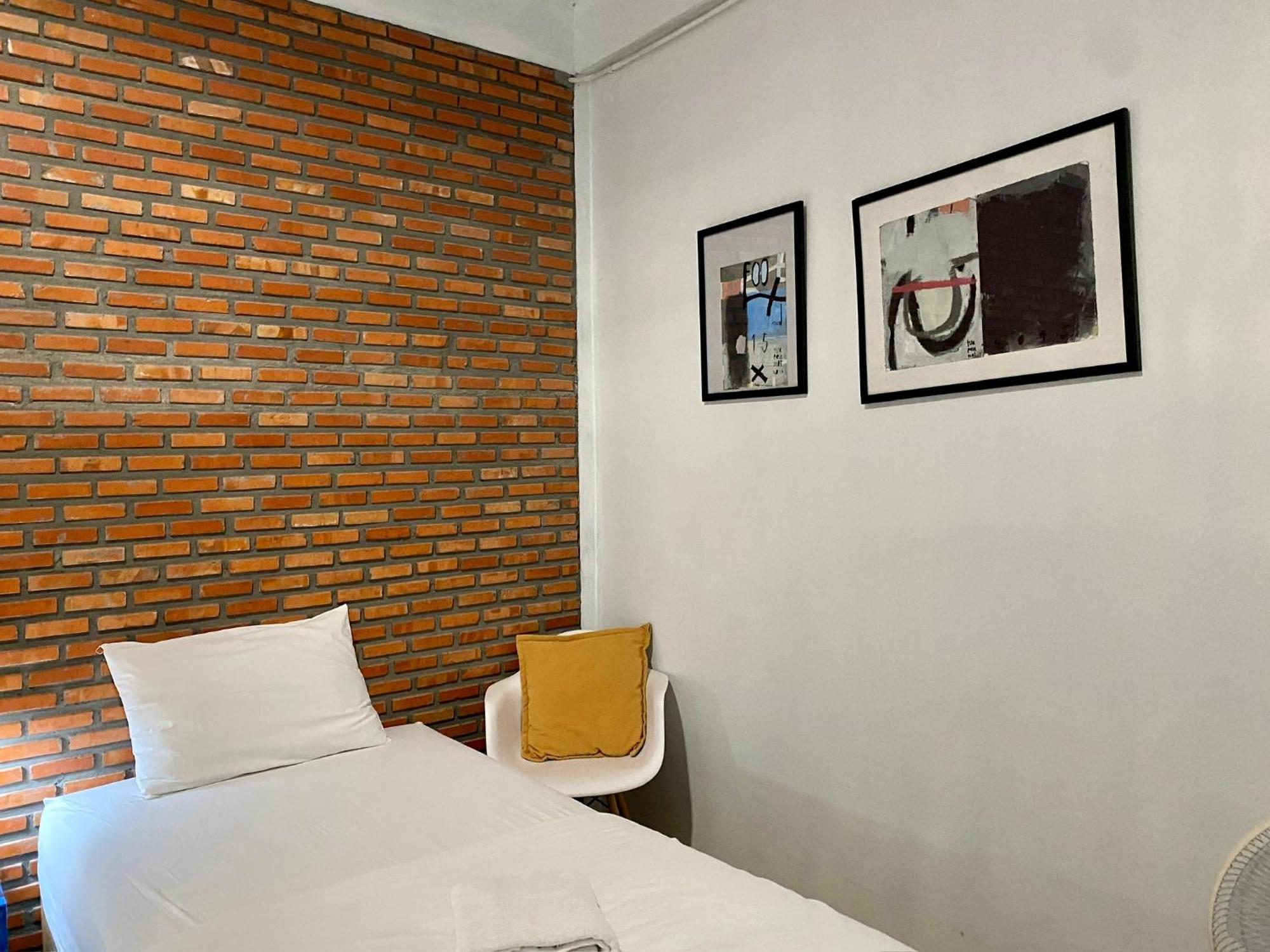 Nokhook House Hostel Trang Exterior photo