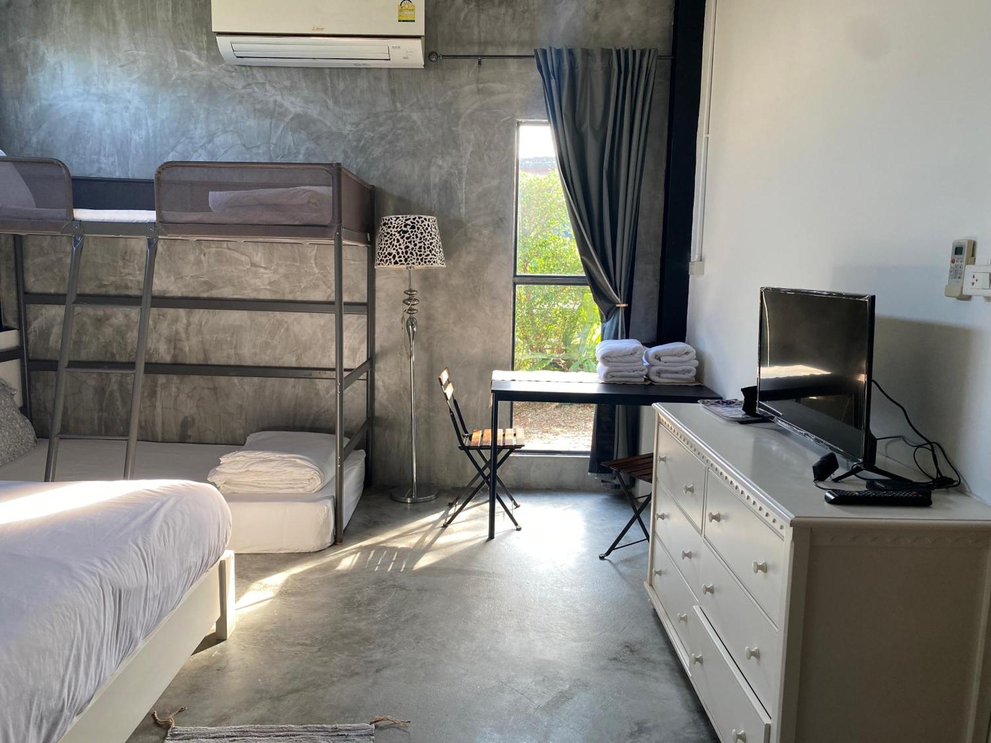 Nokhook House Hostel Trang Exterior photo