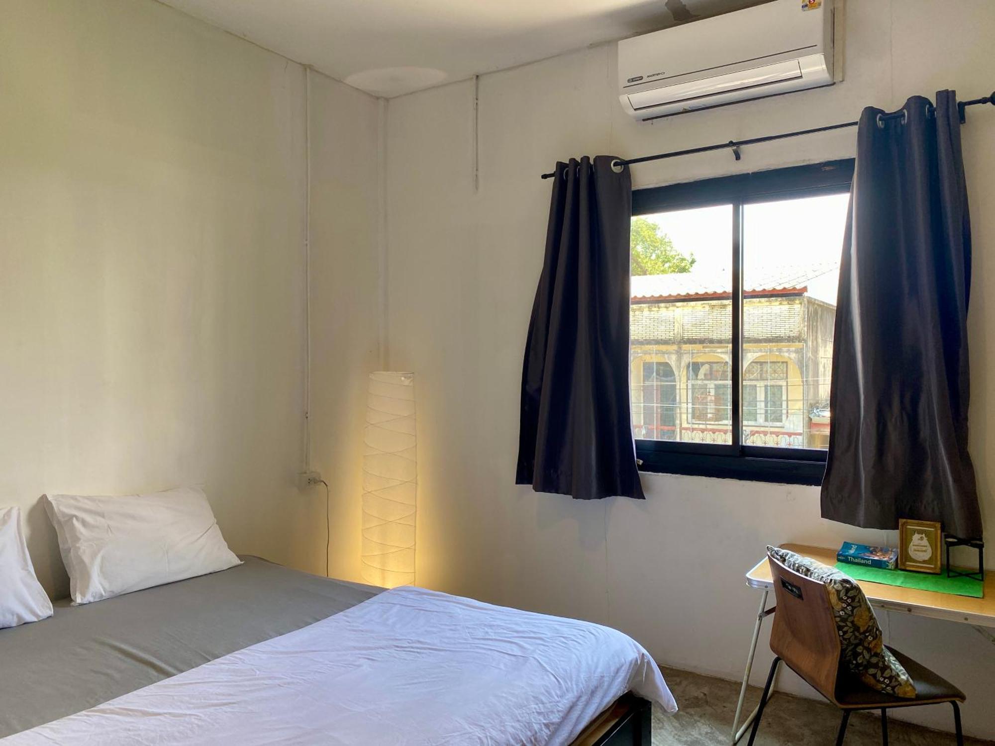 Nokhook House Hostel Trang Exterior photo